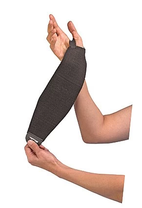 Mueller Sport Care Wraparound Moderate Wrist Support - Image 4